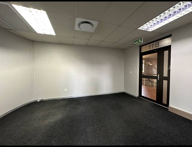 116.80M² OFFICE TO LET IN DIE HOEWES